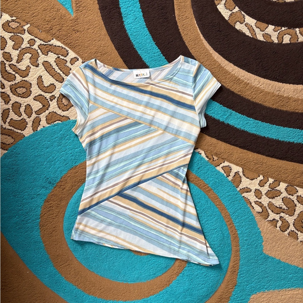NATALi Striped Short Sleeve Asymmetrical Top